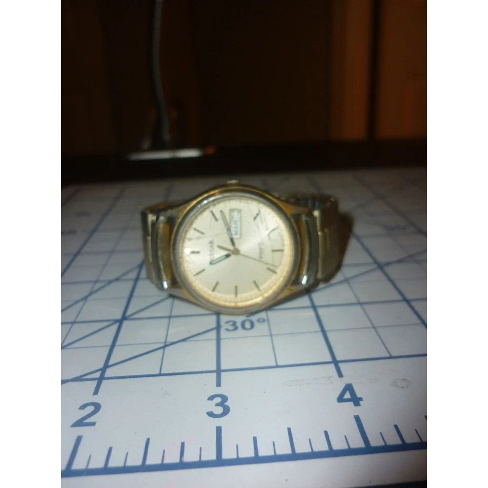 Pulsar Quartz Watch V533-7A30 Gold Tone Day‎ Date Speidel Band Mens 35mm Vtg USA